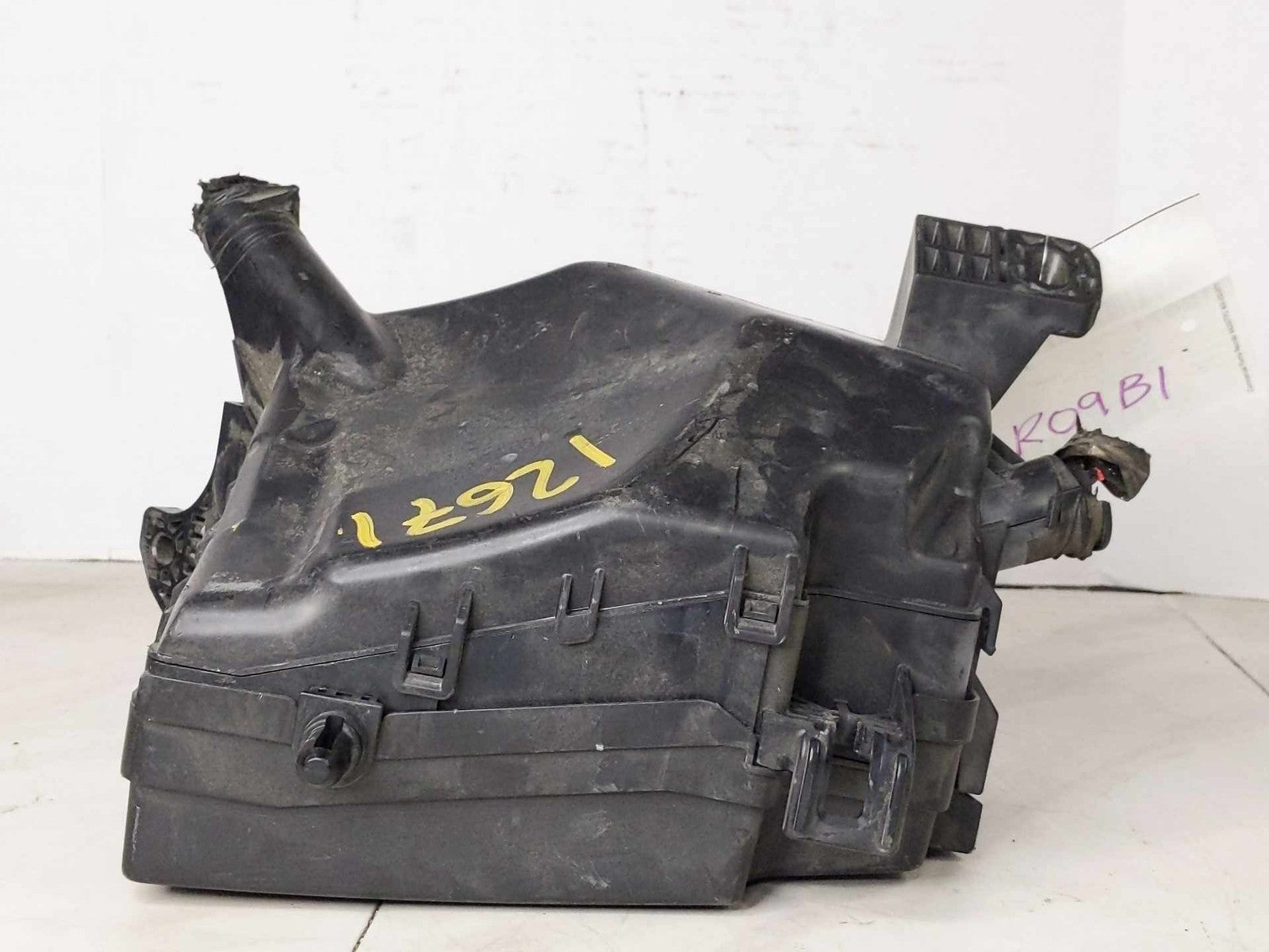 Engine Fuse Box KIA FORTE 210